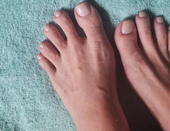 Tailored Foot Care: Elderly Pedicure Solutions in Riverview and Surroundings, FL by Flirty Nails Mobile